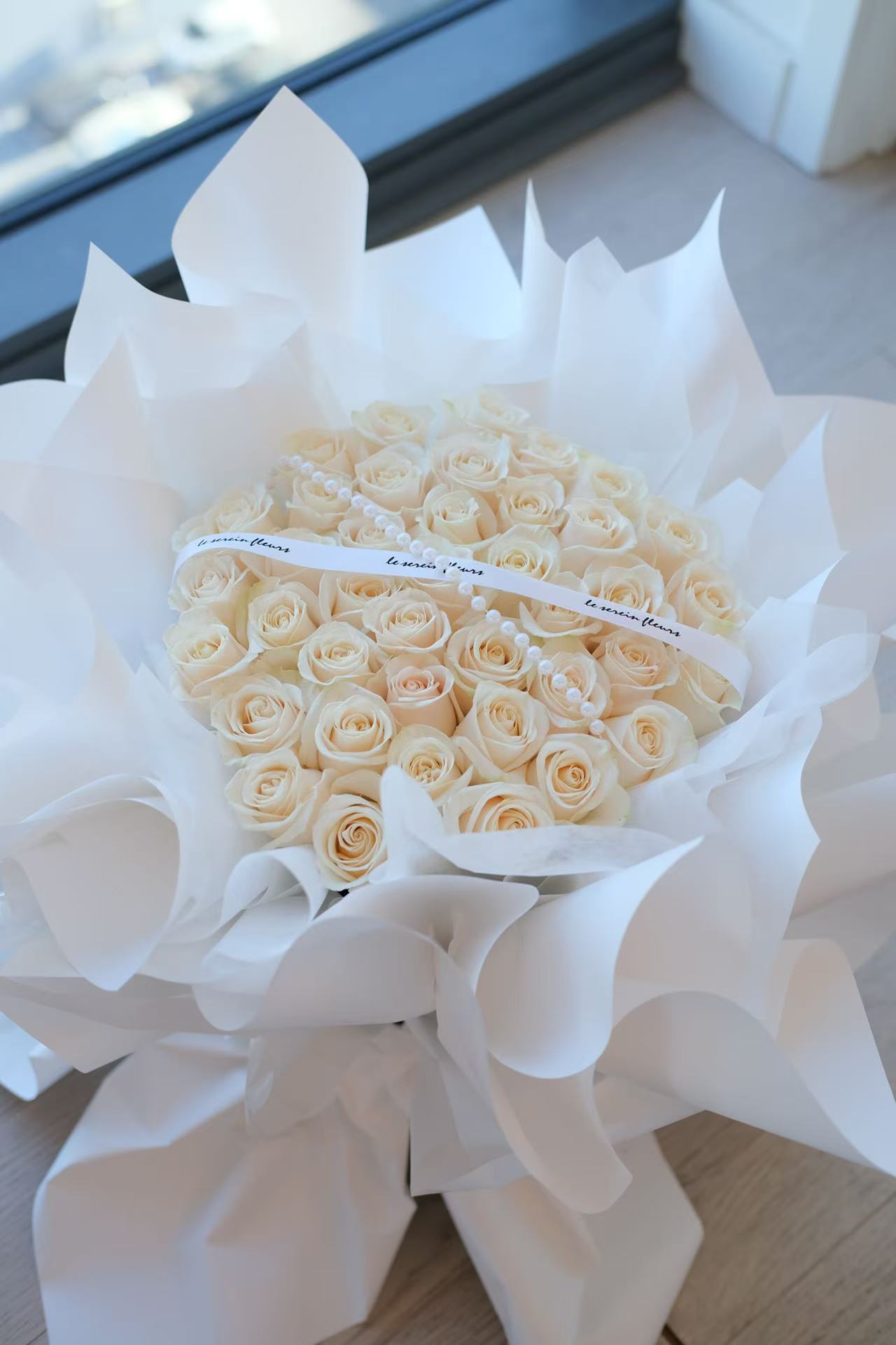 40stems vendela- white rose