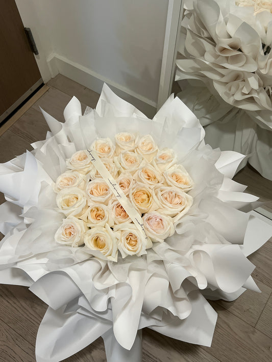 21 stems White Ohara Rose
